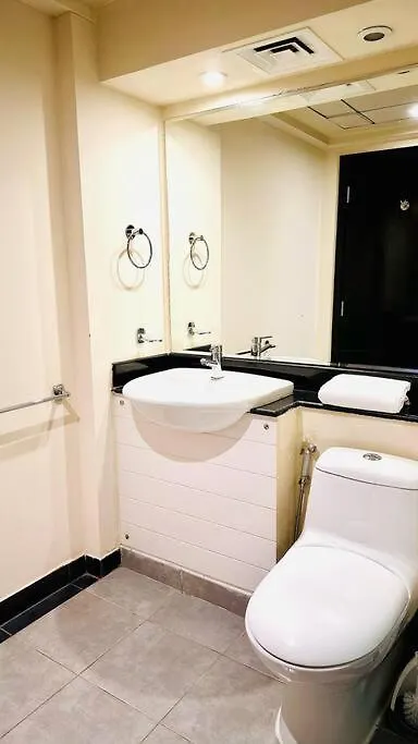 Exquisite Studio Apartment Near Yas Island Абу-Даби